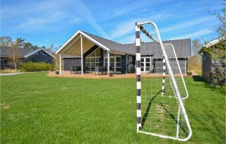 Five-Bedroom Holiday Home In Grenaa - 5