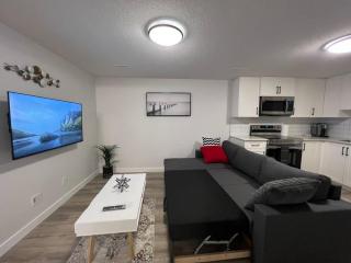 Cozy New Suite in NW Calgary - 2