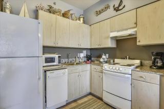 Shores of Panama 1206 - Amazing Studio, Free Fun! Sleeps 3, Romantic condo - 2