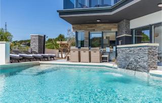 Stunning Home In Pula - 6