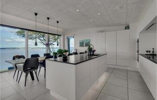 Amazing Home In Løgstrup With Wifi - 2