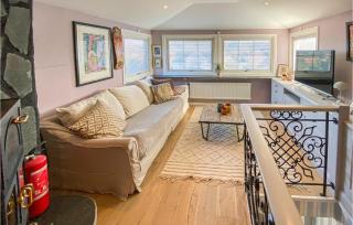 3 Bedroom Beautiful Home In Hovås - Hovås - 9