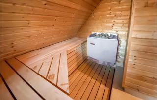 3 Bedroom Beautiful Home In Hovås - Hovås - 4