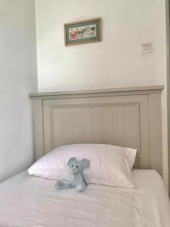 KiRA Drawbridge Homestay max 8 pax only with pool WIFI NETFLIX near KTCC Mall - 2