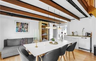 Stunning Apartment In Gudhjem - 3