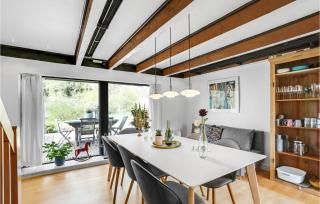 Stunning Apartment In Gudhjem - 6