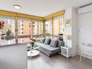 Benidorm Apartment with Pool Stay - Benidorm - 2