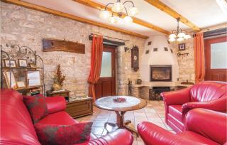 Awesome Home In Basici - 9