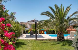 Lovely Home In Pula - 1