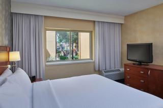 Courtyard Detroit Dearborn - 2