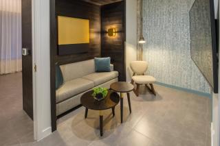 The Hi-Lo, Autograph Collection - 2