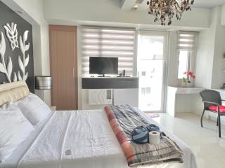 Condotel Across Naia Airport with WIFI - 3