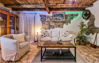 Gorgeous Home In Roc With Wifi - Roč - 7