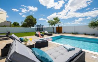 Stunning Home In Donji Prolozac - 2