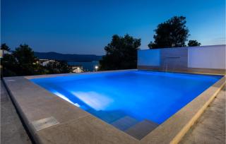 4 Bedroom Awesome Home In Komarna - 2