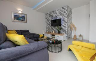 Gorgeous Home In Donji Vinjani - Topići - 1