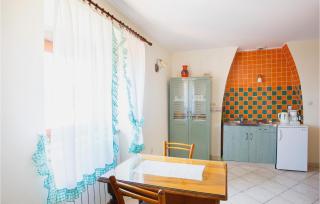 4 Bedroom Awesome Apartment In Kastav - Kastav - 3