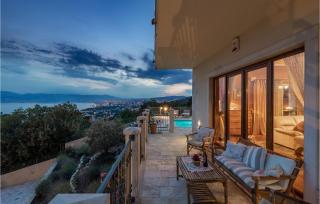 Lovely Home In Kostrena With Kitchen - Kostrena - 2