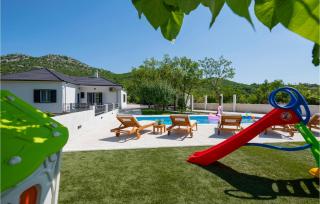 Beautiful Home In Zagvozd - Zagvozd - 8