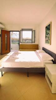 Radhima Seaside Apartment with Free Parking - Orikum - 4