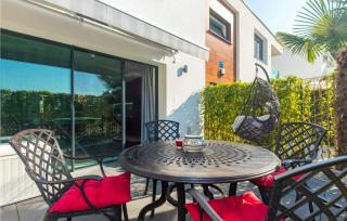 Awesome Apartment In Malinska With Wifi - 2