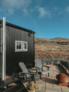 Black hut at Slieve Croob Glamping - 7