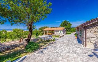 Two-Bedroom Holiday Home In Smrika - 2