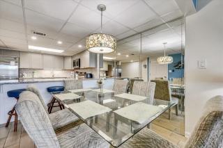 Sugar Beach A6-Lovely 4 bedroom 3 bath Condo, Sleeps 11, Free Beach Chairs 2021! condo - Panama City Beach - 1