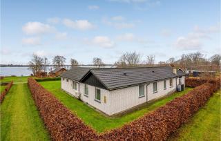 Gorgeous Home In Sunds With Kitchen - Sunds - 7