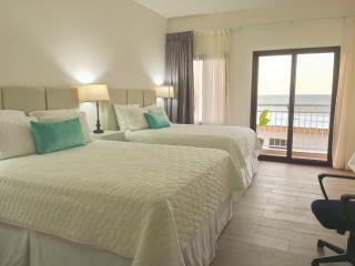 Tramonto Boutique Hotel - La Ceiba - 3