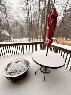 Modern 5 Bedroom Pocono house - Jacuzzi - Gameroom - Near Lake - Golf Couse - Tobyhanna - 9