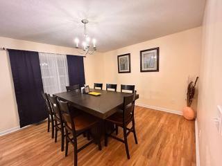 Modern 5 Bedroom Pocono house - Jacuzzi - Gameroom - Near Lake - Golf Couse - Tobyhanna - 6