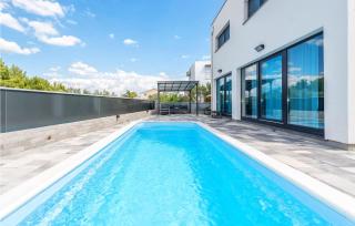 Beautiful Home In Srima - 2