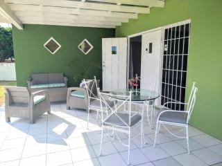 Traditional Aruban Home close to Surfside Beach - Oranjestad - 3