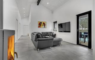 Gorgeous Home In Tarm With Wifi - Tarm - 7