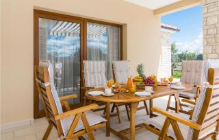 3 Bedroom Cozy Home In Kljuc - 7