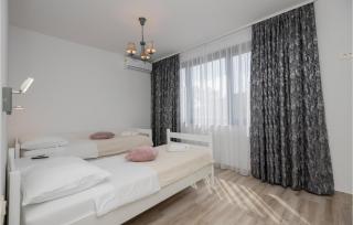 Gorgeous Home In Brela - Brela - 9