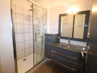 Beau 3 pièces climatisé, piscine privée, parking au Grau-du-Roi - FR-1-307-215 - 9