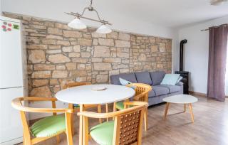 Beautiful Home In Putini With Kitchen - 7