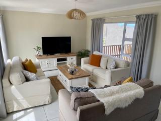 'On Point' Beach House - Jeffreys Bay - Jeffreys Bay - 6