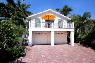 La Casa On Mango, heated pool - 5 min walk to the Beach - Fort Myers Beach - 0