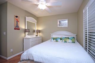 La Casa On Mango, heated pool - 5 min walk to the Beach - Fort Myers Beach - 2