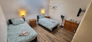Deepcut Lodge Bed & Breakfast Self Service - Camberley - 6