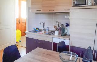 2 Bedroom Lovely Apartment In Mali Iz - 7