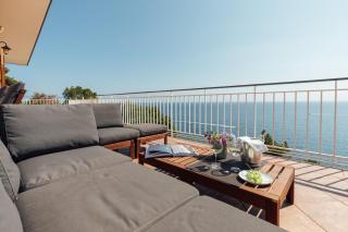 Appartamento in Villa con accesso al mare, vista mozzafiato - Palermo - 0