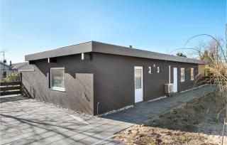 4 Bedroom Awesome Home In Dronningmølle - 7