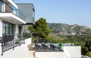 Stunning Home In Klis - 1
