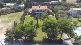 Villa Delta - 5 Bdrms, 2 min walk to Mamalouka, Blue Carpet - Pefkochori - 0