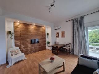 PINE TREE apartment - Artemida - 0