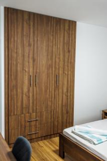 Beautiful modern apartment with Home office amenities - 9
